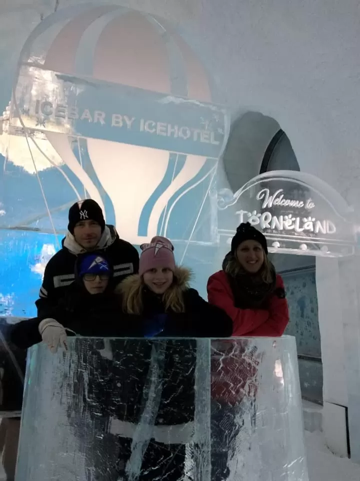 Lapponia in camper in inverno oltre il circolo polare artico a Rovaniemi