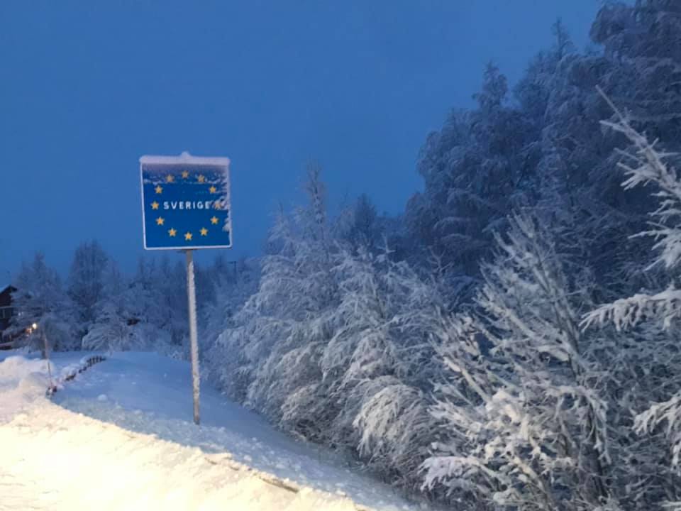 Lapponia in camper in inverno oltre il circolo polare artico a Rovaniemi
