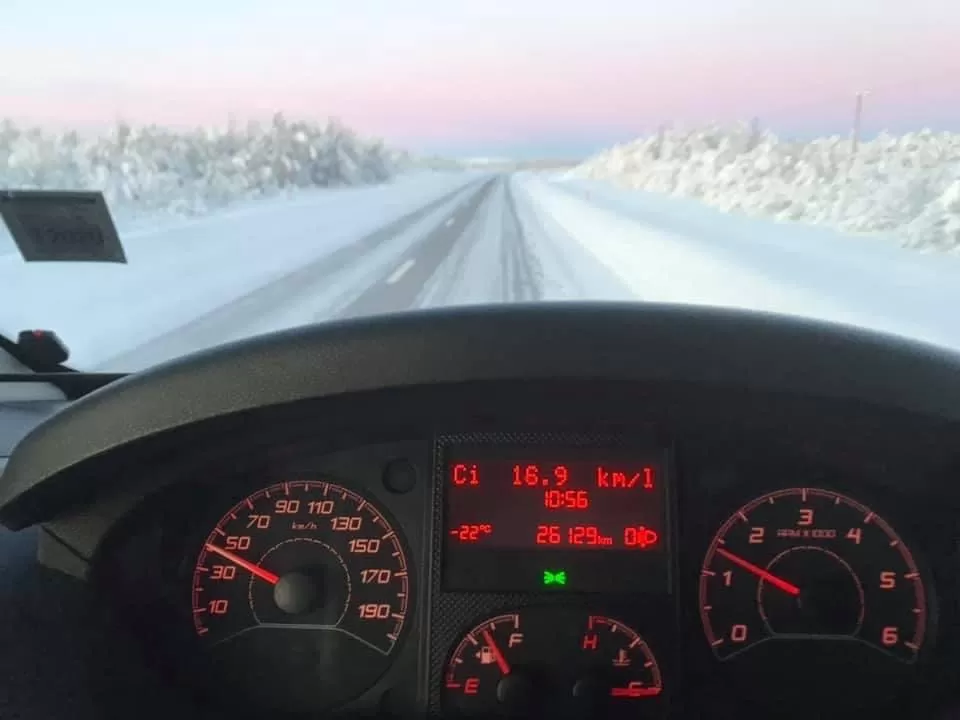 Lapponia in camper in inverno oltre il circolo polare artico a Rovaniemi