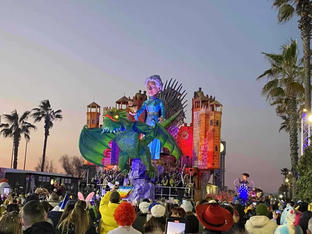 Carnevale di Viareggio e laboratorio di carta pesta