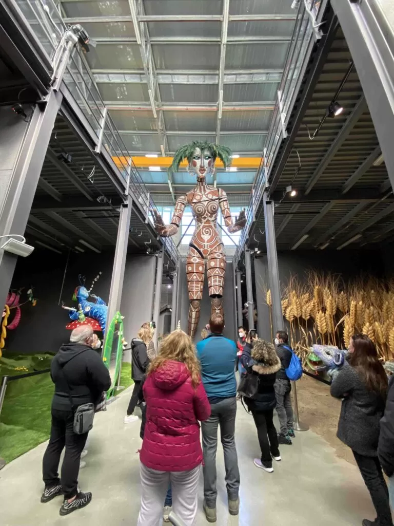 Carnevale di Viareggio e laboratorio di carta pesta