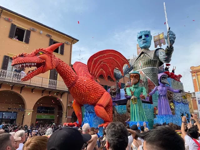 Carnevale di Cento e visita della Cittadina