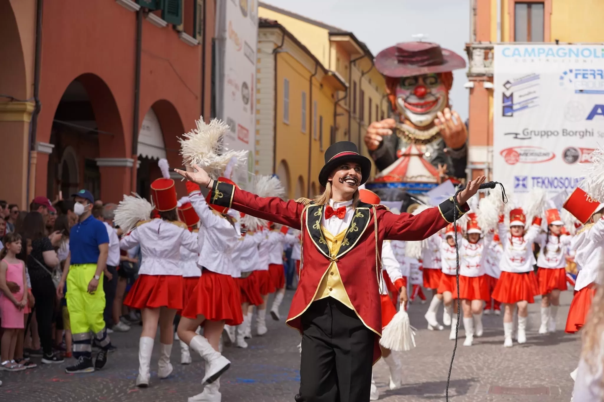Carnevale di Cento e visita della Cittadina