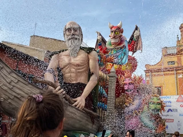 Carnevale di Cento e visita della Cittadina