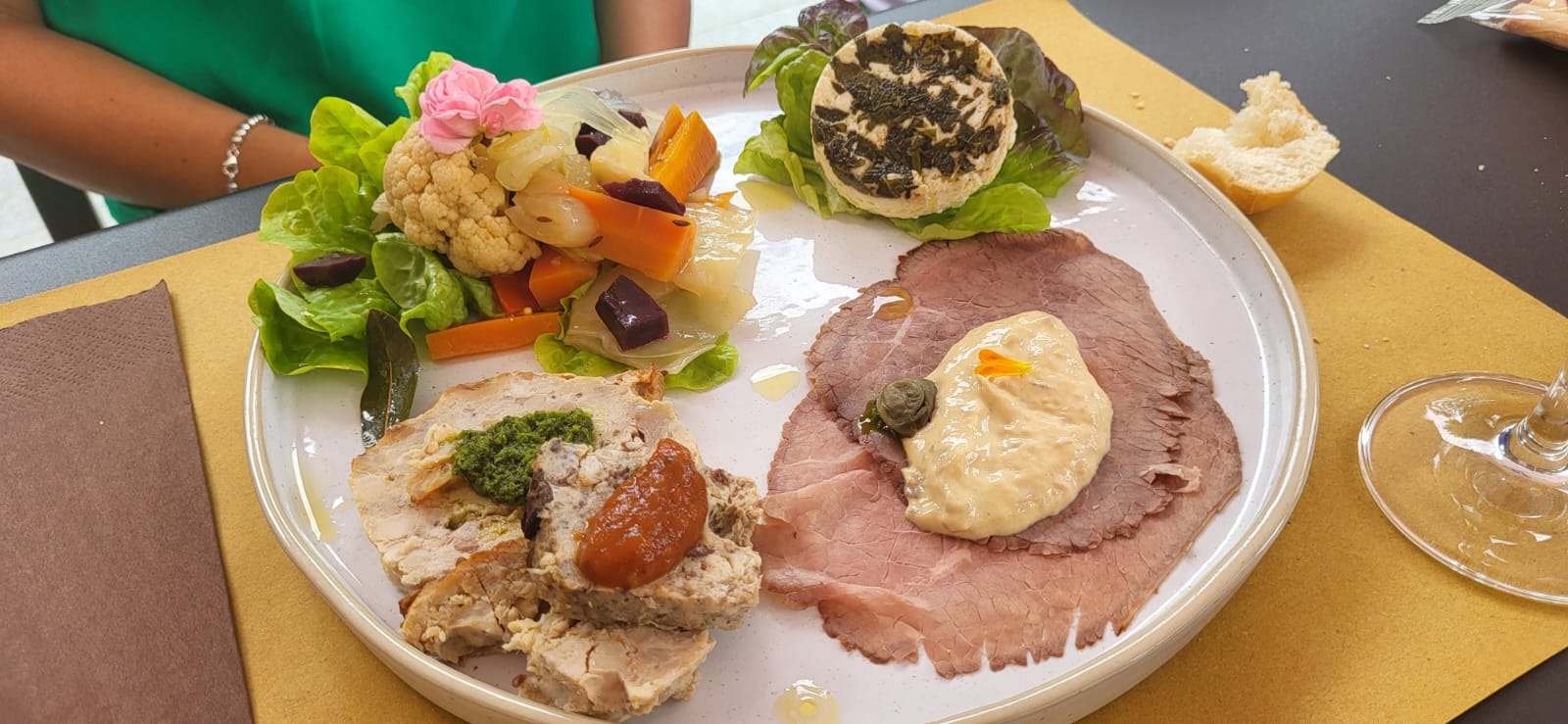 Cena in Vigna nelle Langhe, Castello di Barolo e museo del vino WiMu Giugno 2023