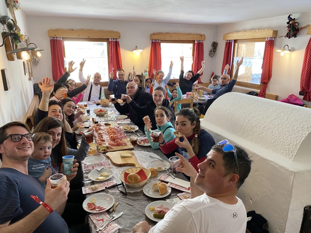 Festa di carnevale sulla Neve in Val di Fassa