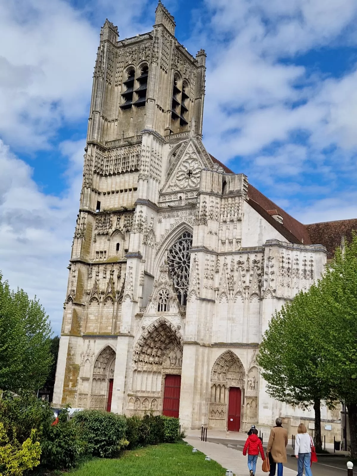 Tour in camper del ponte Aprile 2024 Disneyland con Parigi e Versailles - Napoli, costiera Amalfitana,Vesuvio e Pompei