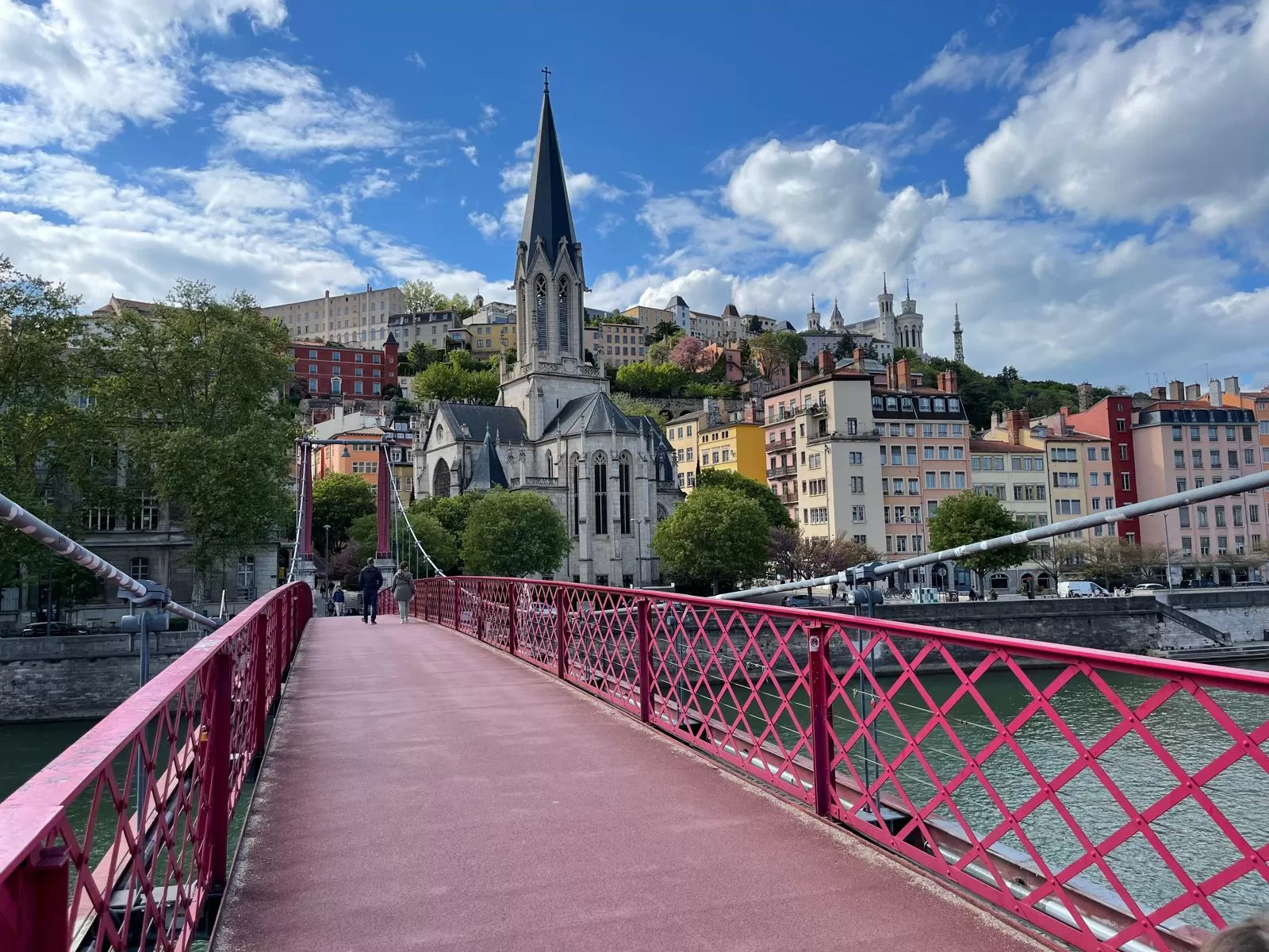 Tour in camper del ponte Aprile 2024 Disneyland con Parigi e Versailles - Napoli, costiera Amalfitana,Vesuvio e Pompei