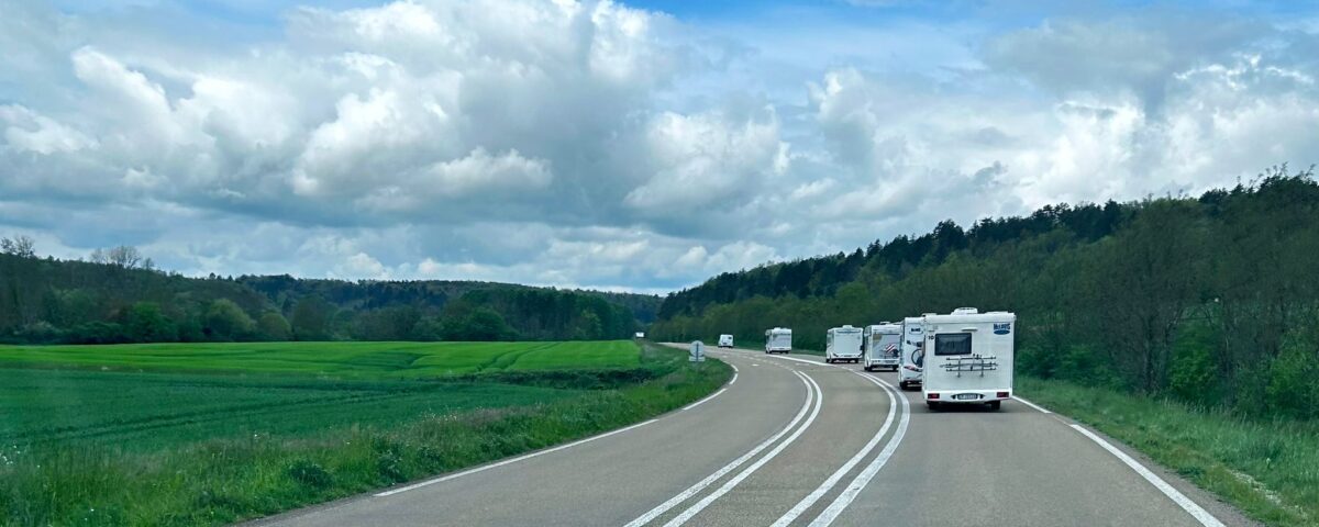 Tour in camper del ponte Aprile 2024 Disneyland con Parigi e Versailles - Napoli, costiera Amalfitana,Vesuvio e Pompei