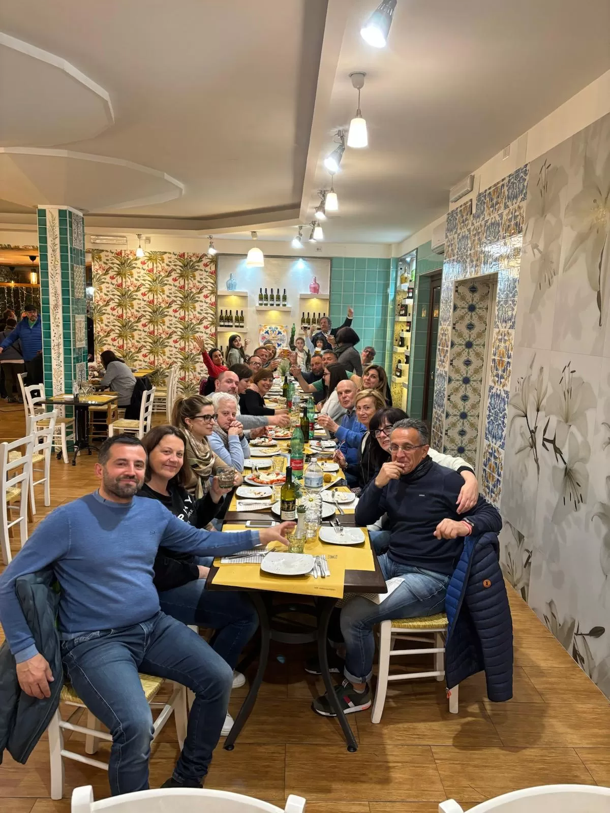 Tour in camper del ponte Aprile 2024 Disneyland con Parigi e Versailles - Napoli, costiera Amalfitana,Vesuvio e Pompei